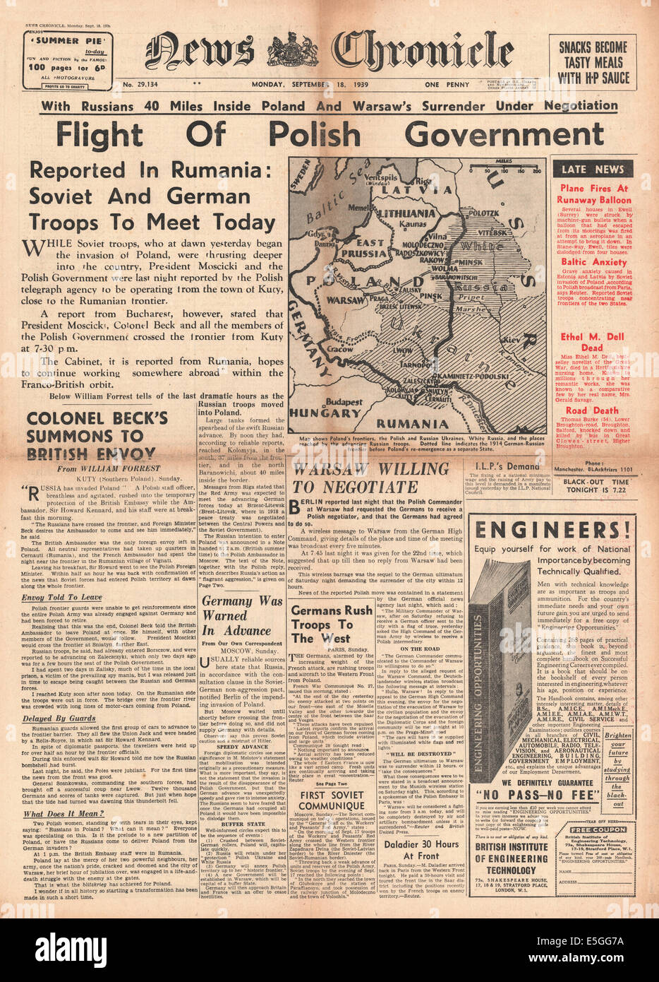 1939 News Chronicle front page reporting Soviet invasion of Poland Stock Photo