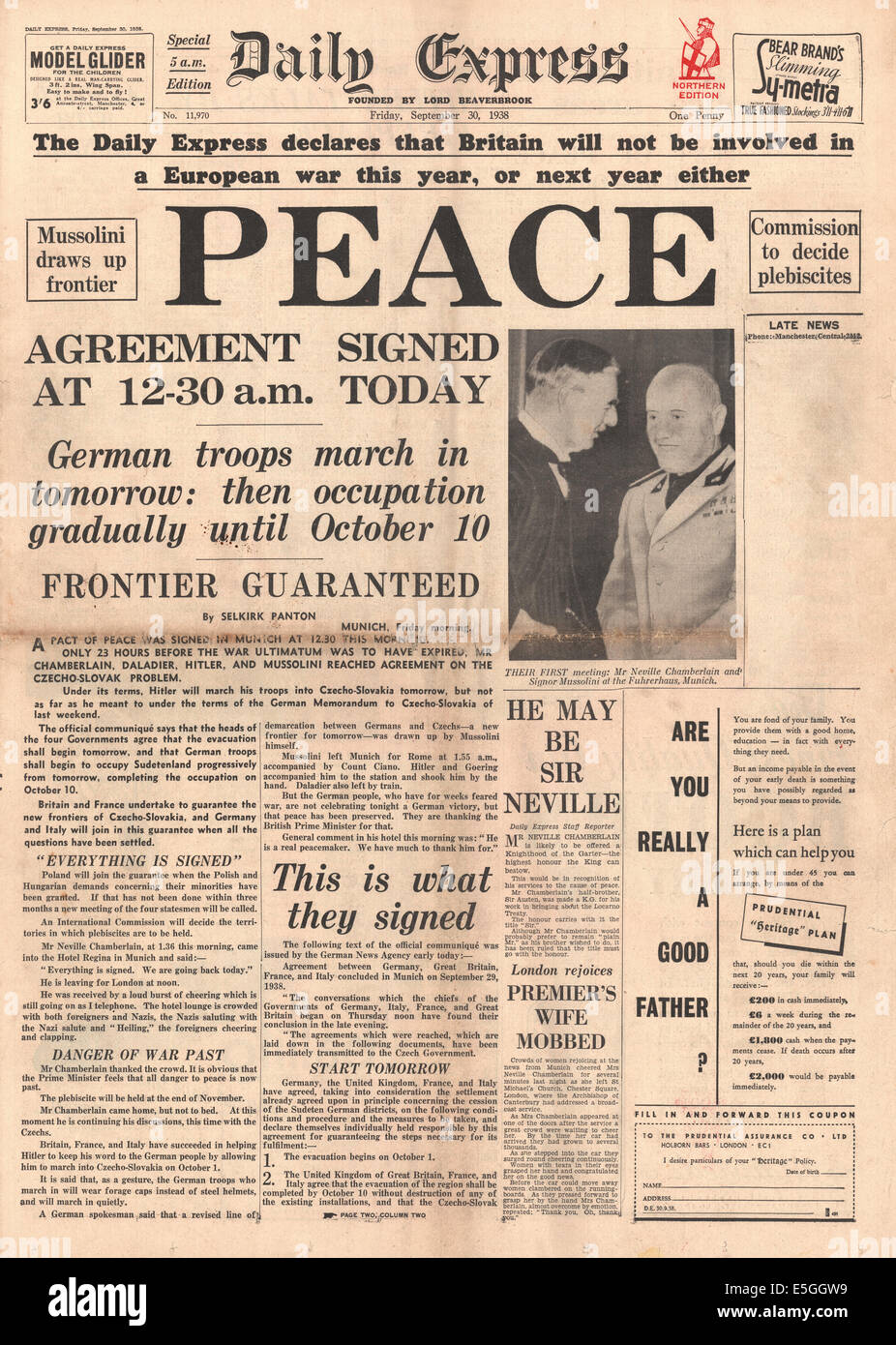 1938 Daily Express front page reporting the signing of the Munich peace agreement Stock Photo