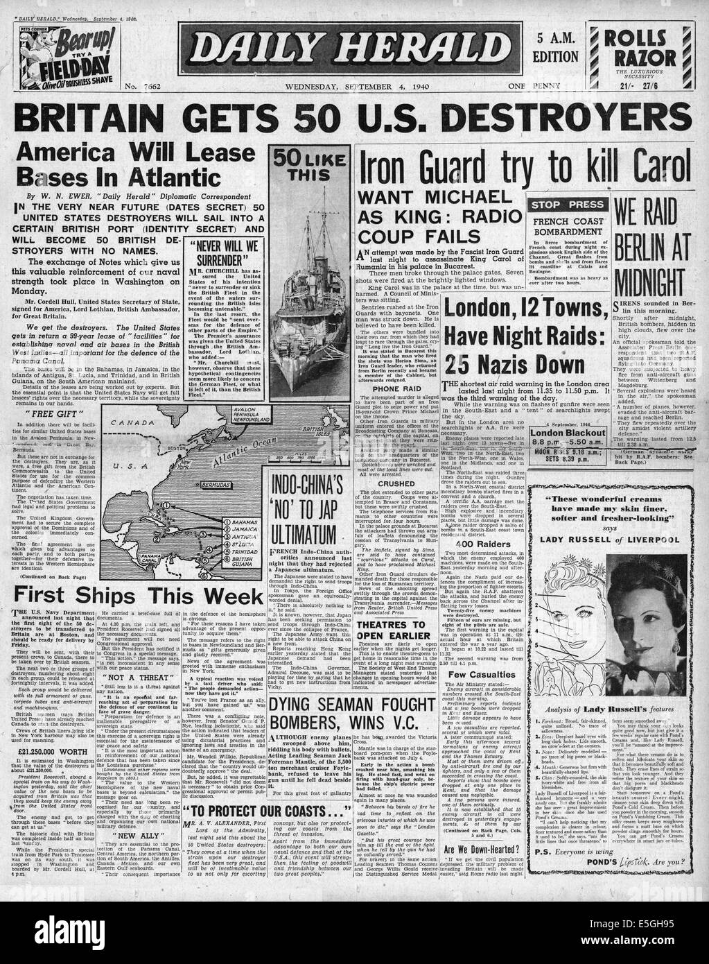 1940 Daily Herald front page reporting USA gives Britain 50 navy destroyers Stock Photo