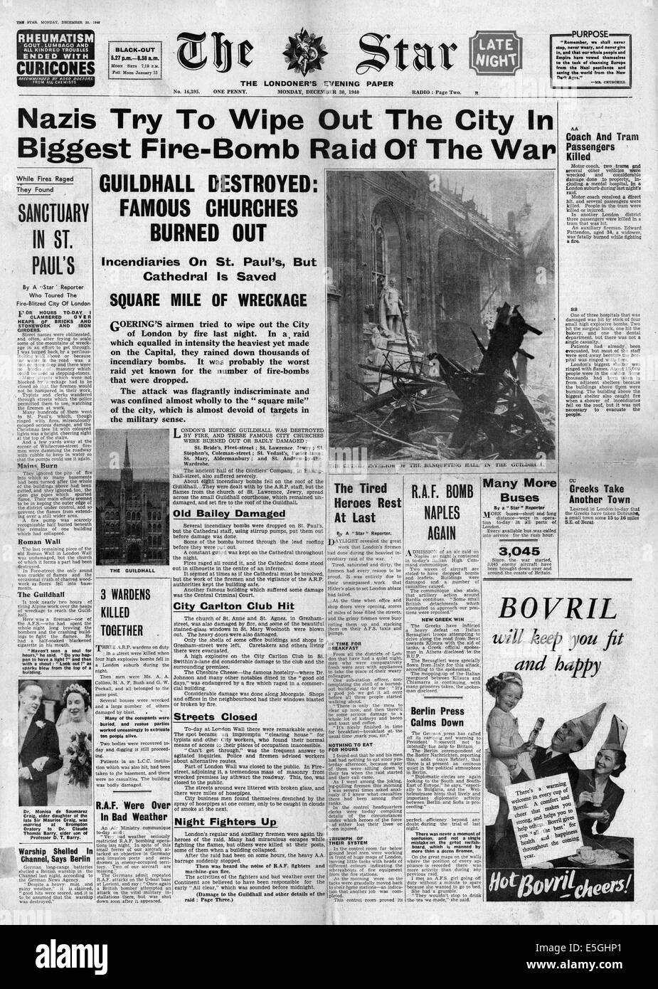 1940 The Star (London) front page reporting Heavy Luftwaffe bombing raid on London during The Blitz Stock Photo