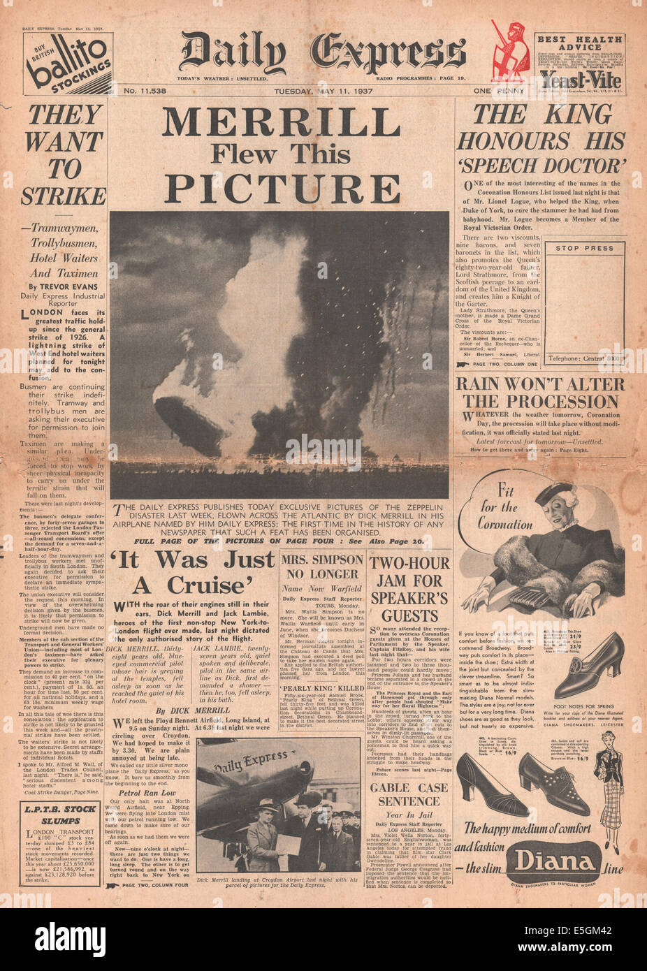 1937 Daily Express front page reporting the Hindenburg zeppelin disaster at Lakehurst, New Jersey Stock Photo