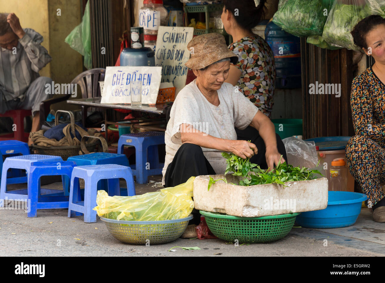 Old hanoi food hi-res stock photography and images - Alamy