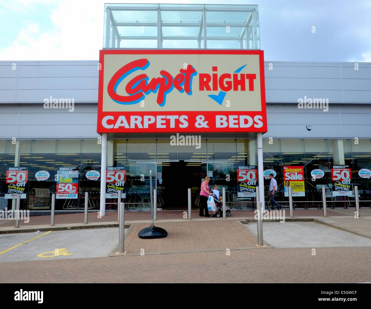 Carpet right shop hi-res stock photography and images - Alamy