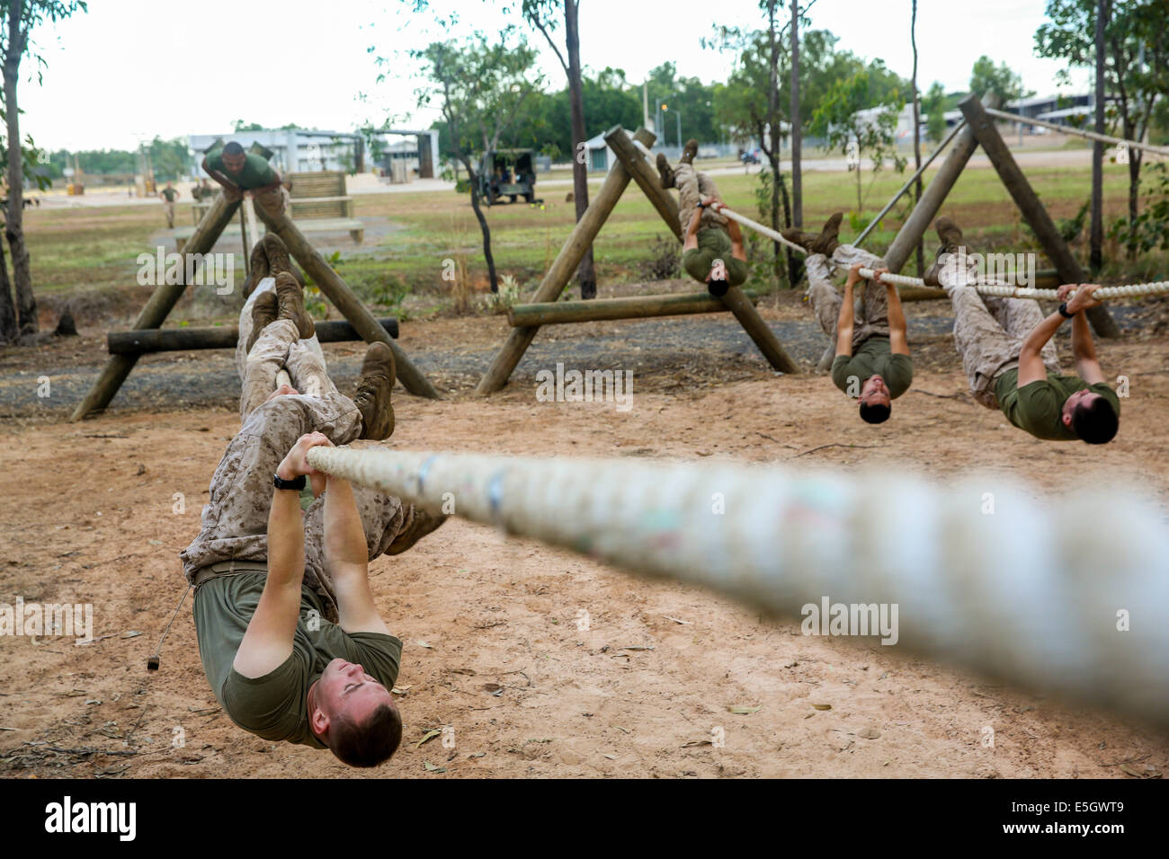 U.S. Marines with Charlie Company, 1st Battalion, 5th Marine Regiment, Marine Rotational Force-Darwin complete an obstacle cour Stock Photo
