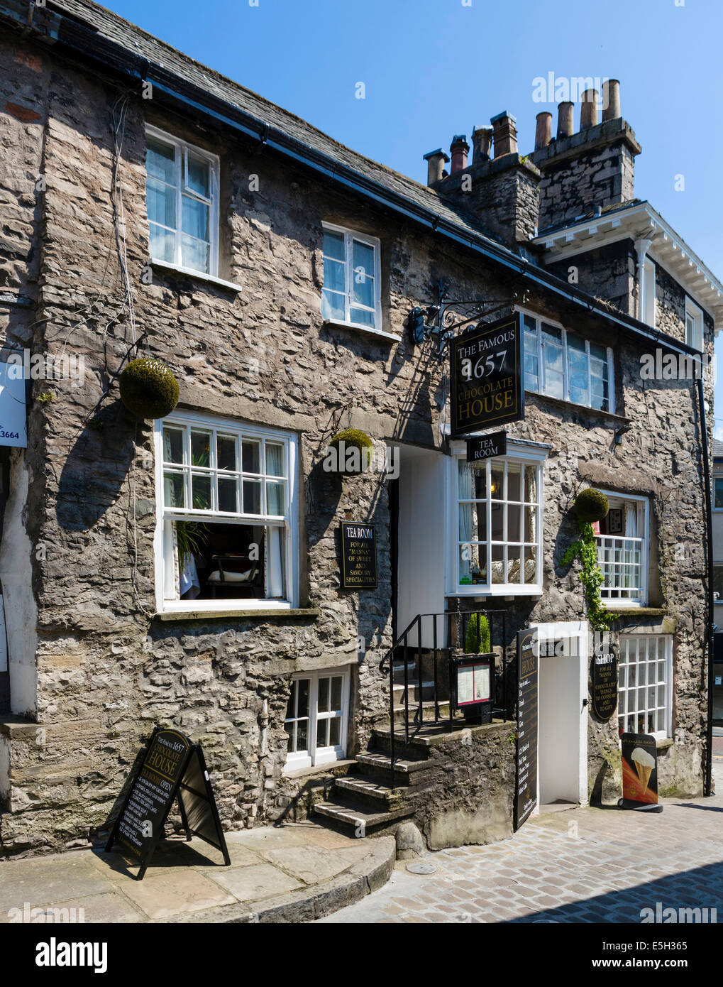 The Famous 1657 Chocolate House Tea Room, Branthwaite Brow, Kendal, Lake District, Cumbria, UK Stock Photo