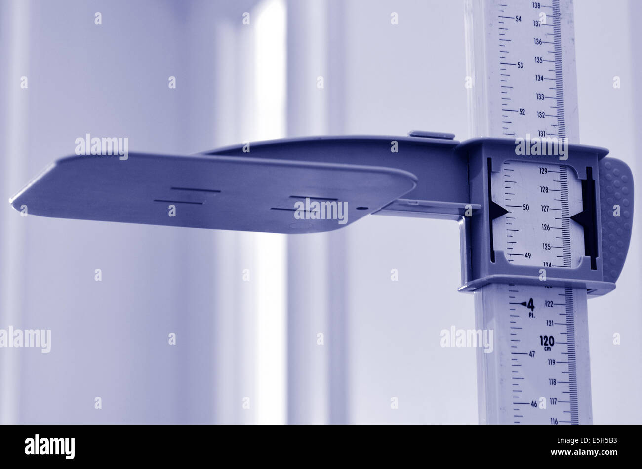 Stadiometer Stock Photos & Stadiometer Stock Images Alamy