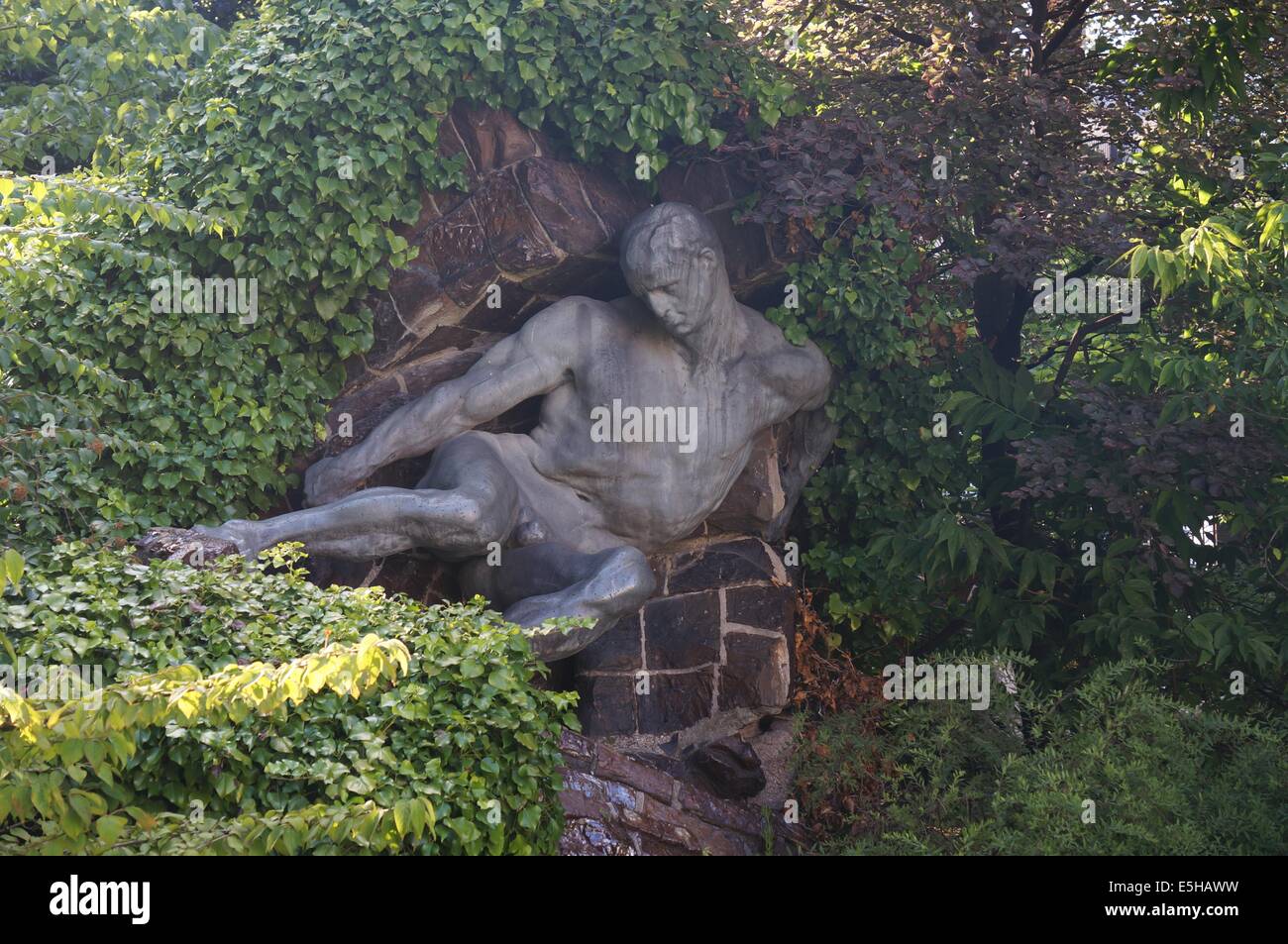 Jardin du luxembourg sculpture hires stock photography and images Alamy