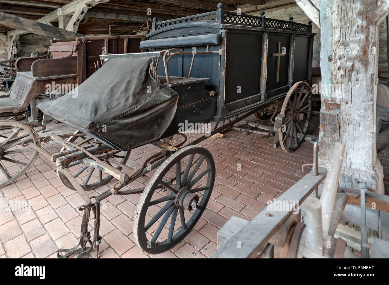 Horse drawn hearse hi-res stock photography and images - Alamy
