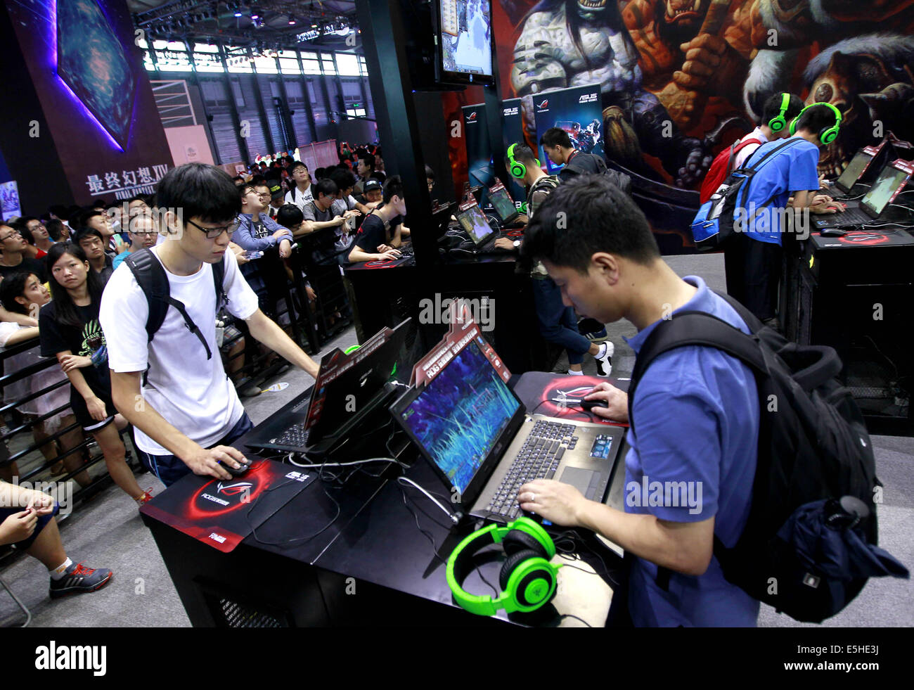 Gaming Week Chinese Shanghai, China. 1st Aug, 2014. Visitors play games in the 12th China ...