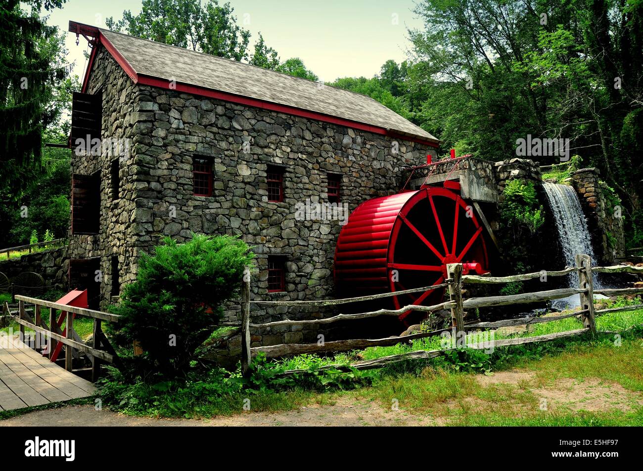 Sudbury Massachusetts The Old Stone Grist Mill With Water Wheel And Cascade Stock Photo Alamy