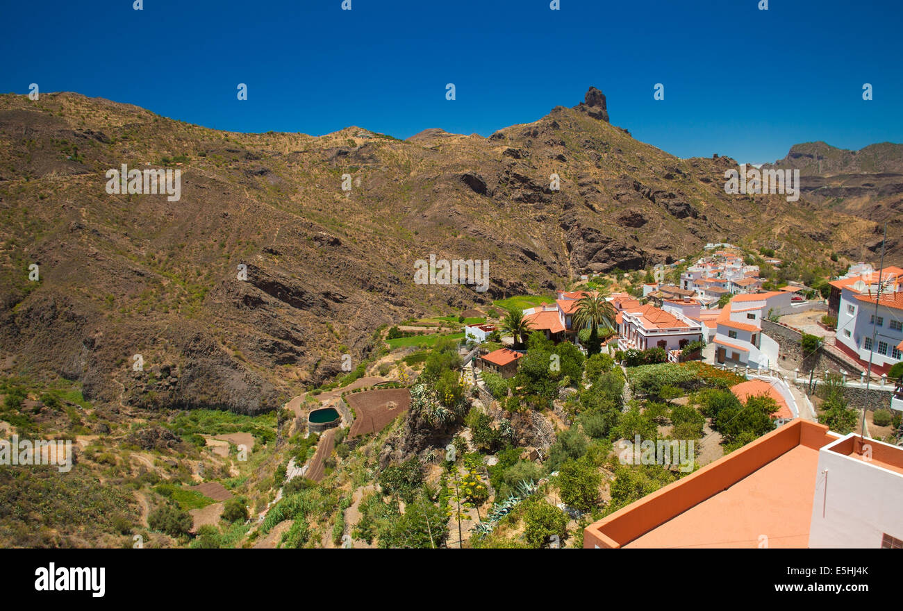 Volcanic plug Roque Bentayga seen over Tejeda village, Gran Canaria Stock Photo Alamy