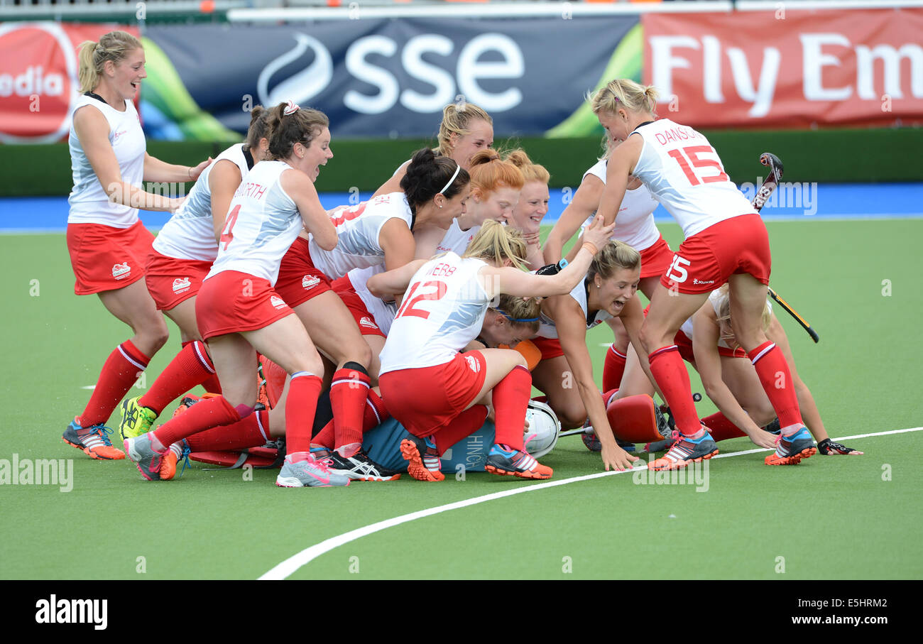 Glasgow, Scotland, UK. 1st Aug, 2014. England players celebrate winning their semi-final match in the Commonwealth Games women's hockey competition at the National Hockey Centre, Glasgow on August 1st 2014 Credit:  Martin Bateman/Alamy Live News Stock Photo