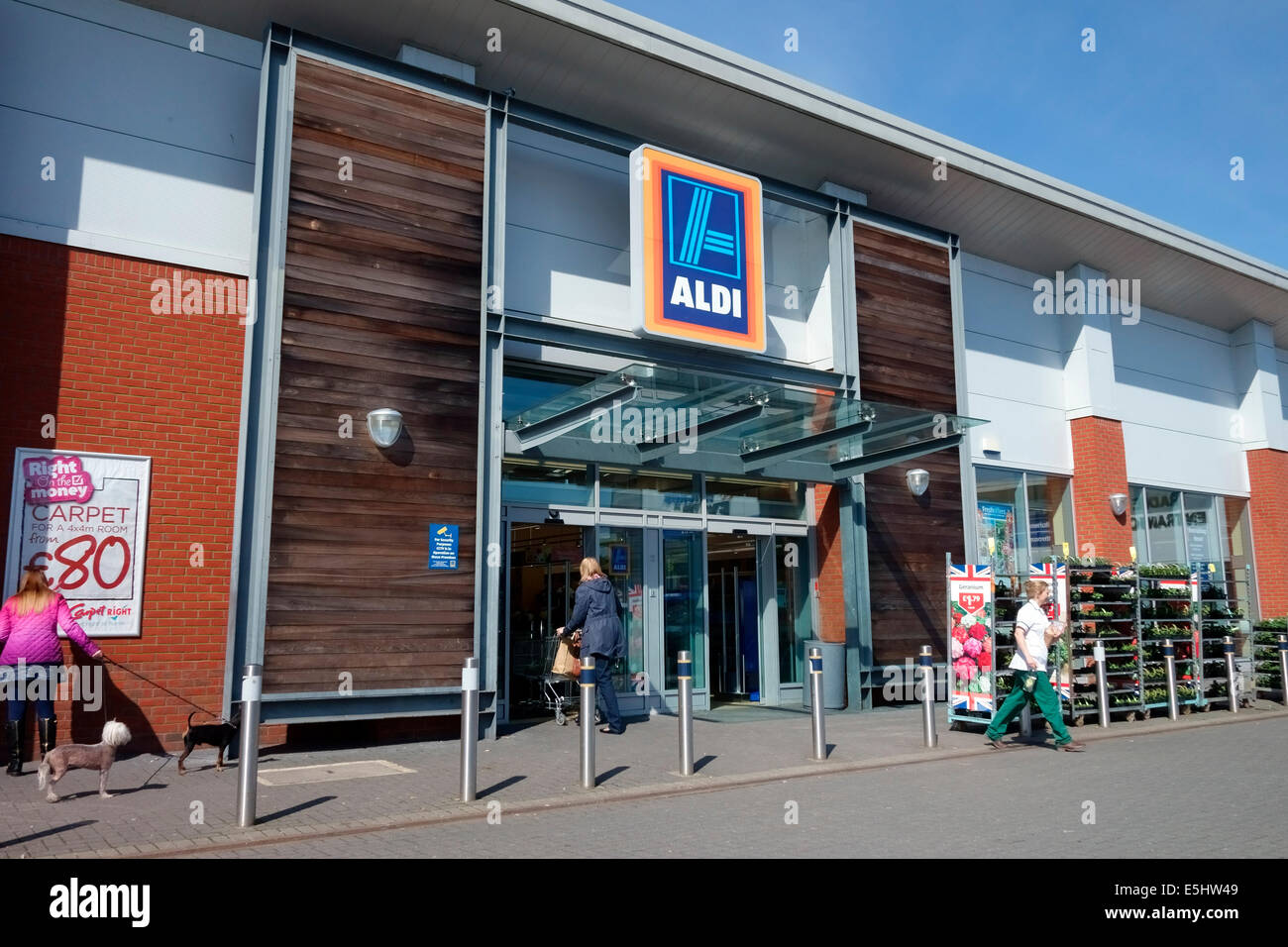 Aldi supermarket shop store hi-res stock photography and images - Alamy