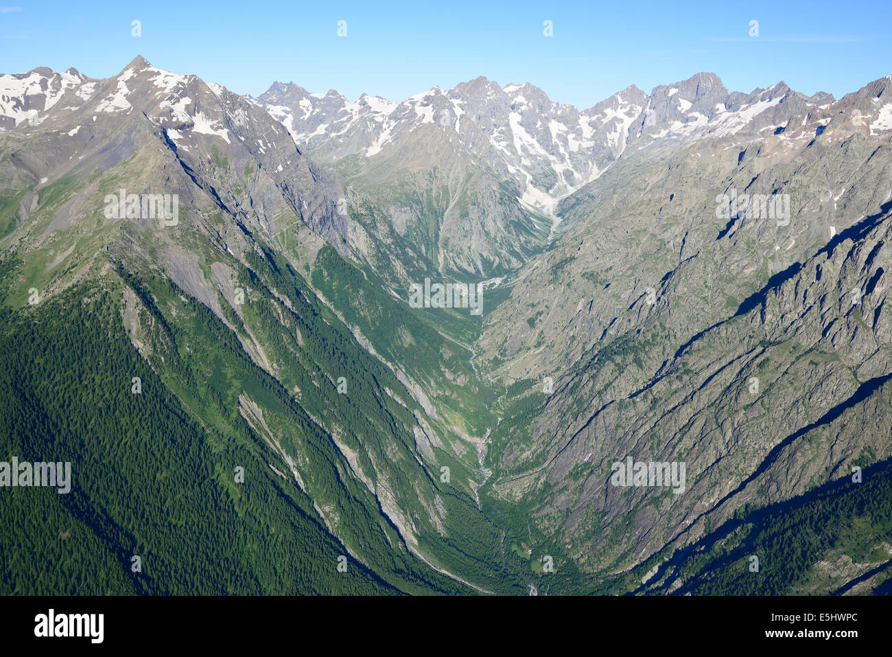 AERIAL VIEW. The Onde Valley looking west, in the summer. Valouise, Les Écrins National Park, Hautes-Alpes, France. Stock Photo