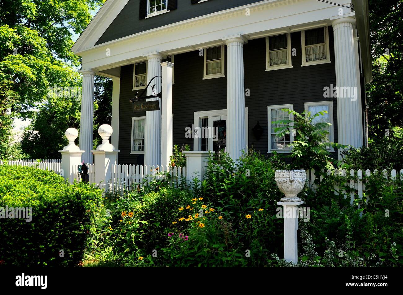 Peake House, Spring Hill, Mobile, Al  Plantation homes, Greek revival  home, Colonial house