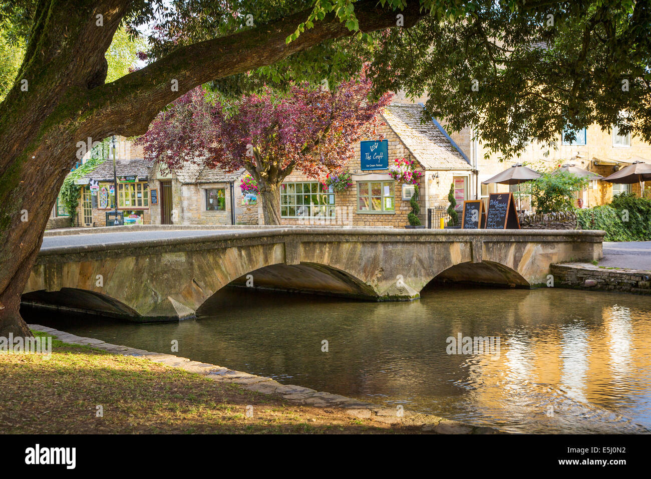 Evening at Bourton-on-the-Water, the Costwolds, Gloucestershire, England Stock Photo