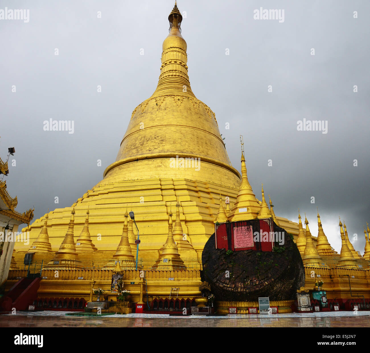 Shwemawdaw Paya Pagoda is a stupa located in Bago, Myanmar  It is often referred to as the Golden God Temple Stock Photo