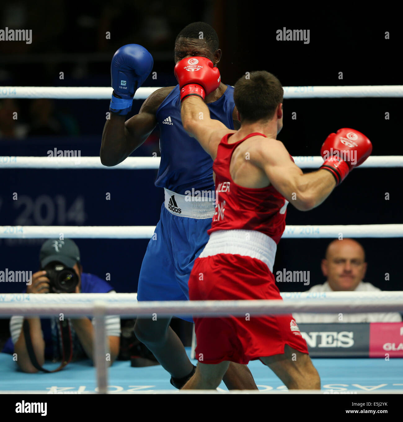SECC Glasgow Scotland 1 Aug 2014. Day 9 Boxing semi-finals.  Antony Fowler ENG beats Benny Muziyo ZAM. © ALAN OLIVER/Alamy Live Stock Photo
