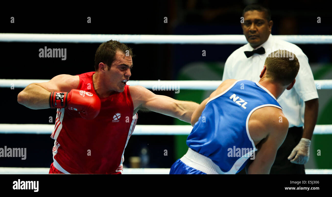 Scotstoun, Glasgow Scotland 1 Aug 2014. Day 9 Boxing semi-finals.  David Light NZL beats Stephen Lavelle SCO. Credit:  ALAN OLIVER/Alamy Live News Stock Photo