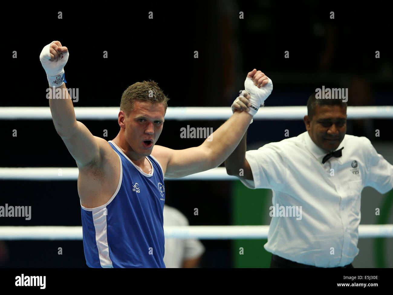 Scotstoun, Glasgow Scotland 1 Aug 2014. Day 9 Boxing semi-finals.  David Light NZL beats Stephen Lavelle SCO. Credit:  ALAN OLIVER/Alamy Live News Stock Photo