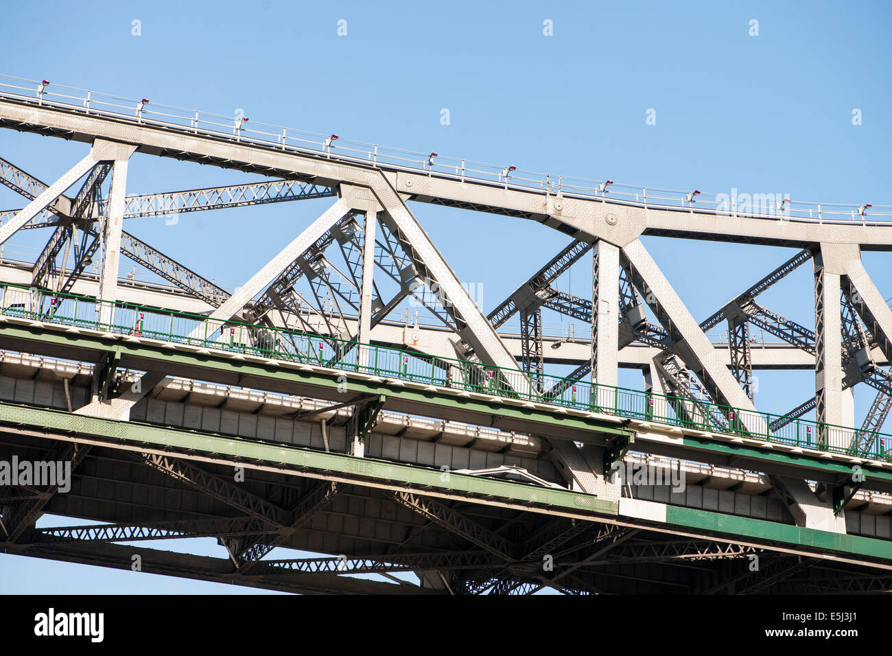 Steel bridge hi-res stock photography and images - Alamy