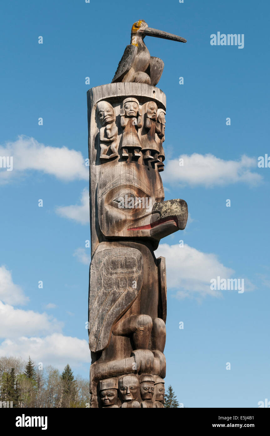 Elk203-4206v Canada, British Columbia, Gitanyow, Gitxsan totem pole Stock Photo