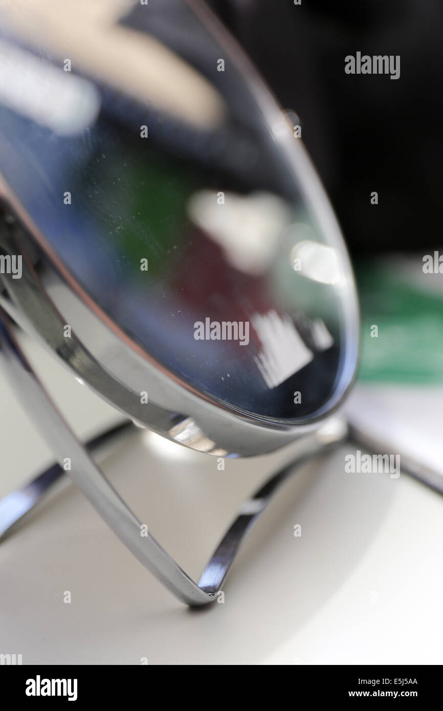Makeup mirror hi-res stock photography and images - Alamy