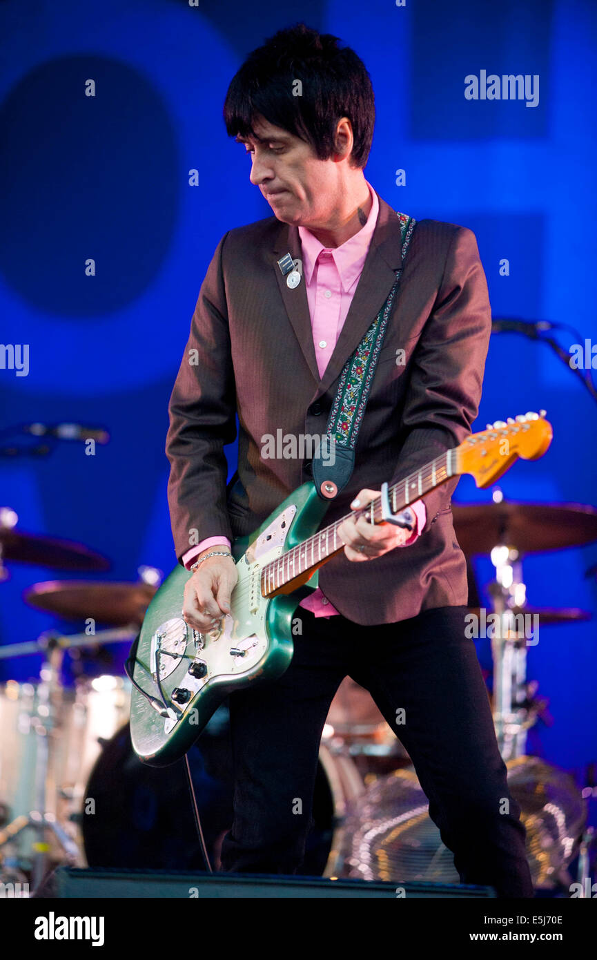 Johnny marr hi-res stock photography and images - Alamy