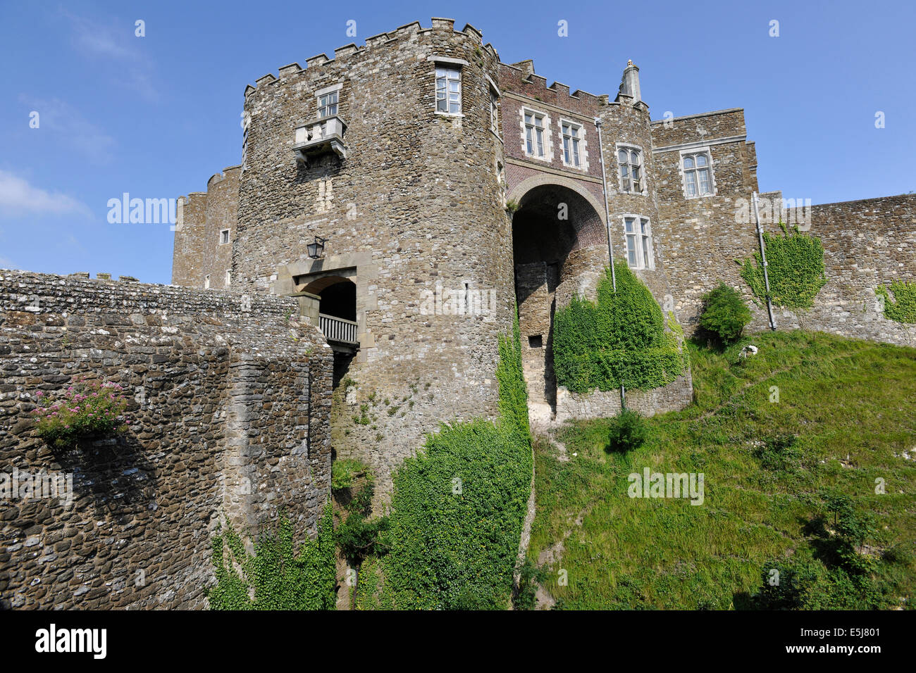 Entrance dover kent castles england hi-res stock photography and images ...