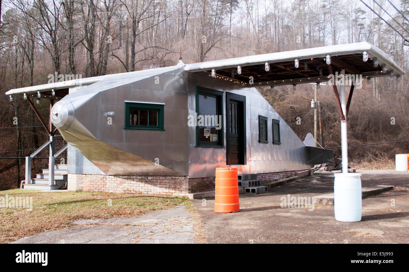 Airplane shaped gas station in Knoxville Tennessee Stock Photo Alamy