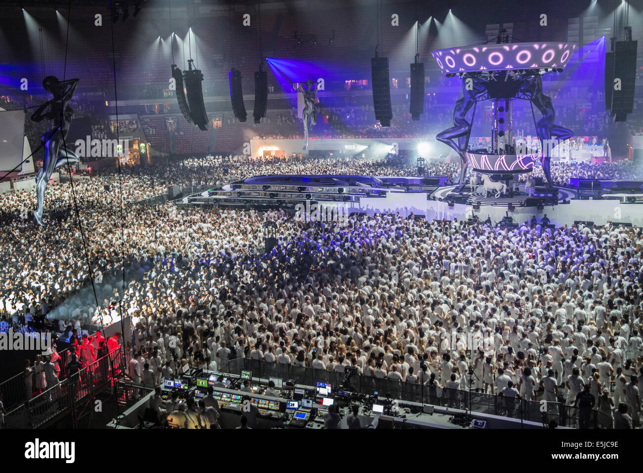 Sensation white hi-res stock photography and images - Alamy