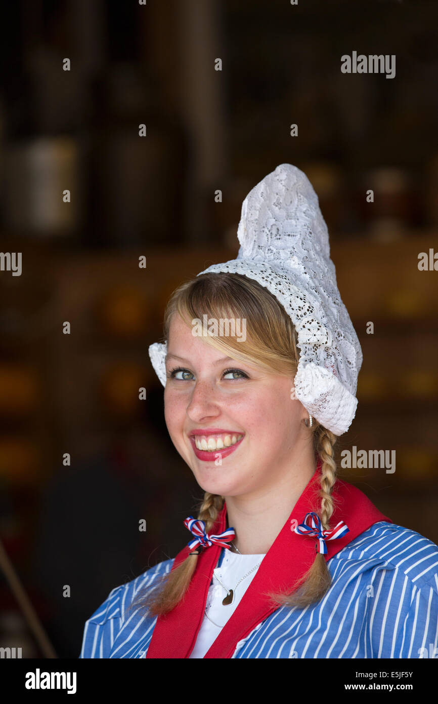 Netherlands, Edam, Cheese market, Cheese queen serves pieces of Beemster cheese Stock Photo