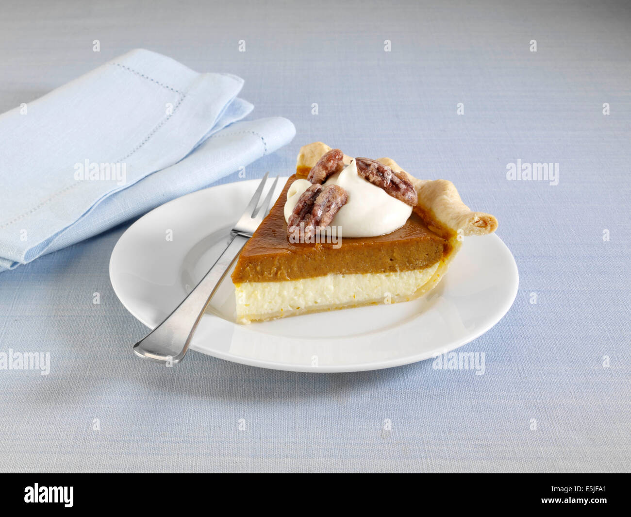 Deep dish pie shell hi res stock photography and images alamy