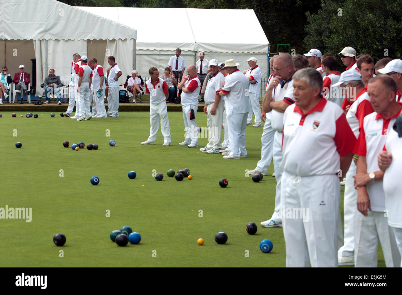 Victoria Park, Leamington Spa, Warwickshire, UK. 02nd Aug, 2014. The 2014 Bowls England National Championships and National Competition Finals for both men and women are being held over a period of 28 days between the 2nd and 31st August. Men`s teams from Norfolk and Hampshire contest the final of the Middleton Cup. Credit:  Colin Underhill/Alamy Live News Stock Photo