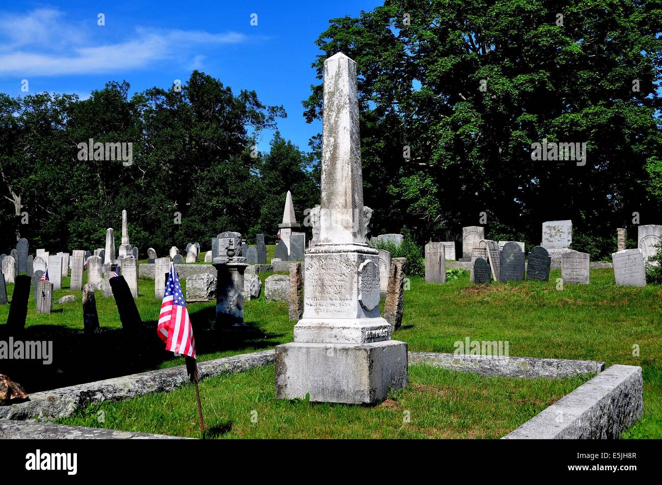 RINDGE, NEW HAMPSHIRE Graveyard at the 1796 Second Meeting House