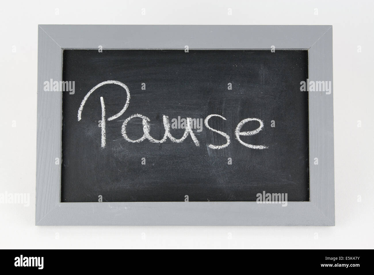 Tafel Pause Lernpause Ferien Urlaub Ferienzeit Sommerferien Kinder Mitschueler Frei Schulfrei Alphabet Kreide Schule Schultafel Stock Photo