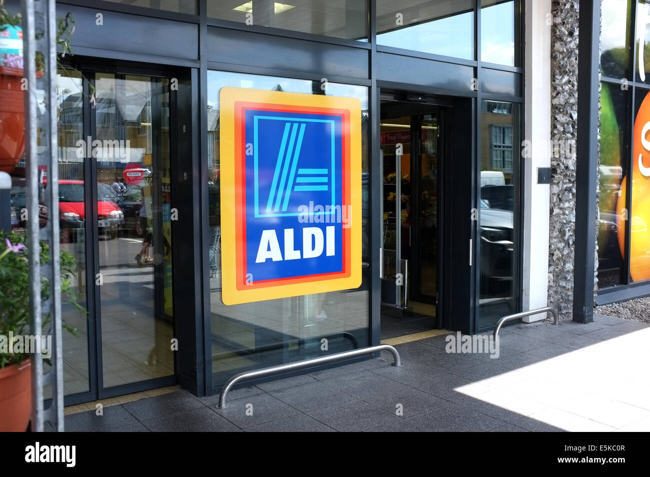 Aldi Supermarket Food Stock Photos Aldi Supermarket Branch In Win Canterbury Kent Uk 2017 Stock Image