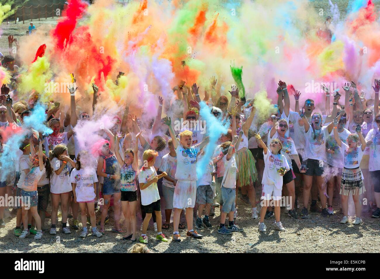 Coloured powder throwing hi-res stock photography and images - Alamy
