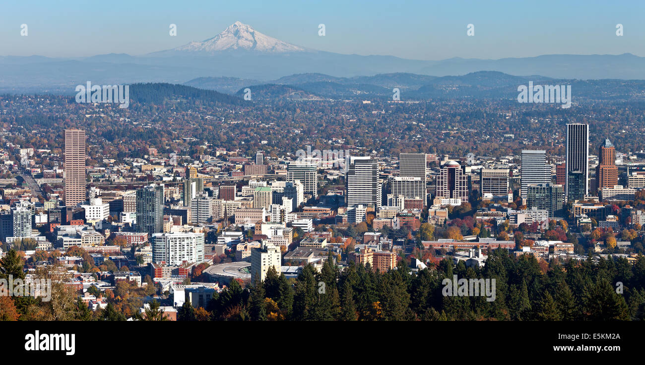 Portland Oregon panorama in Autumn from Pittock mansion. Stock Photo