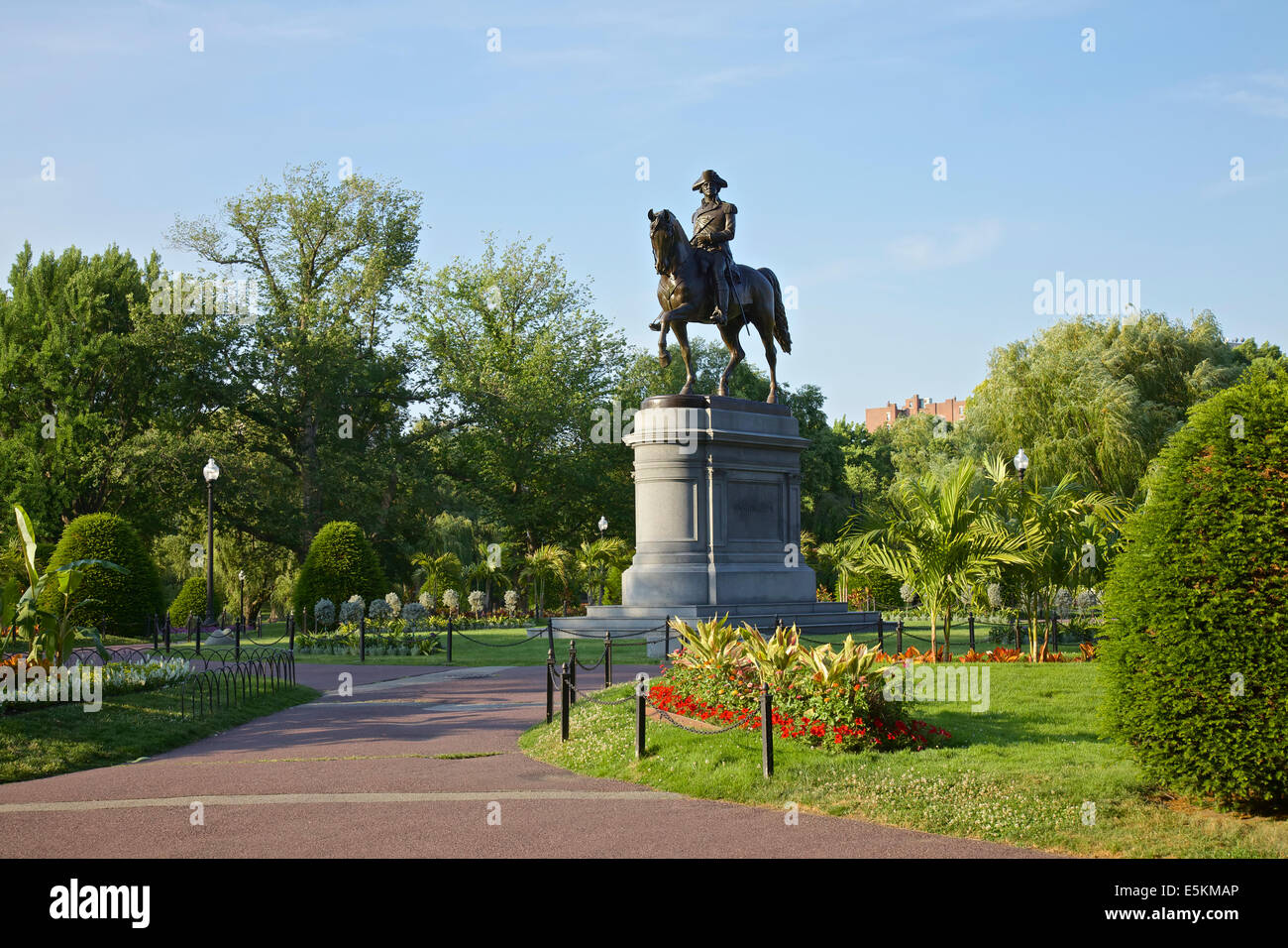 Washington riding a horse Statue in Boston Public Garden in