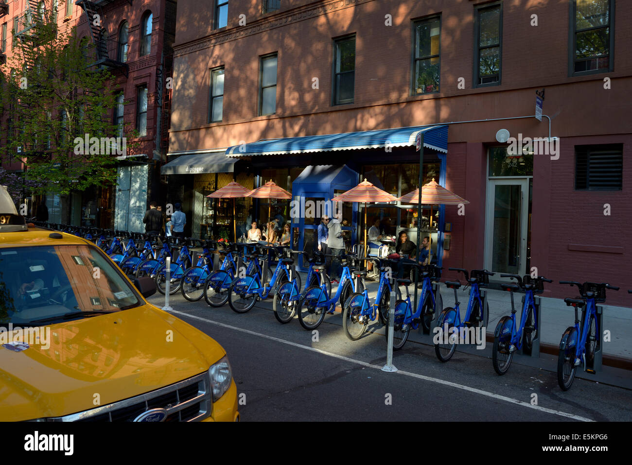 nolita new york manhattan street corner cafe taxi Stock Photo