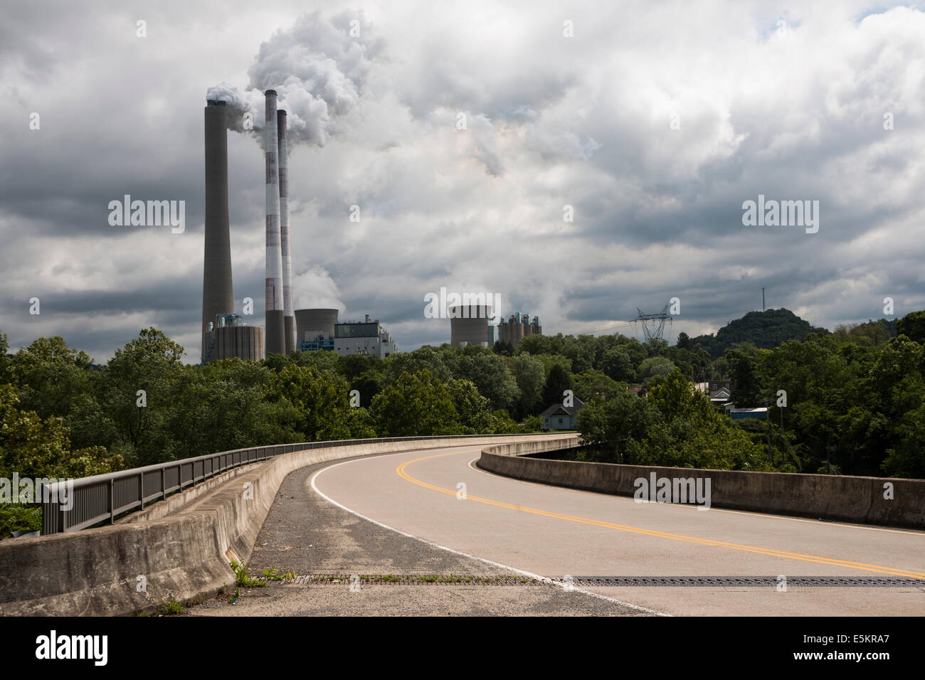 A power plant in West Virginia Stock Photo Alamy