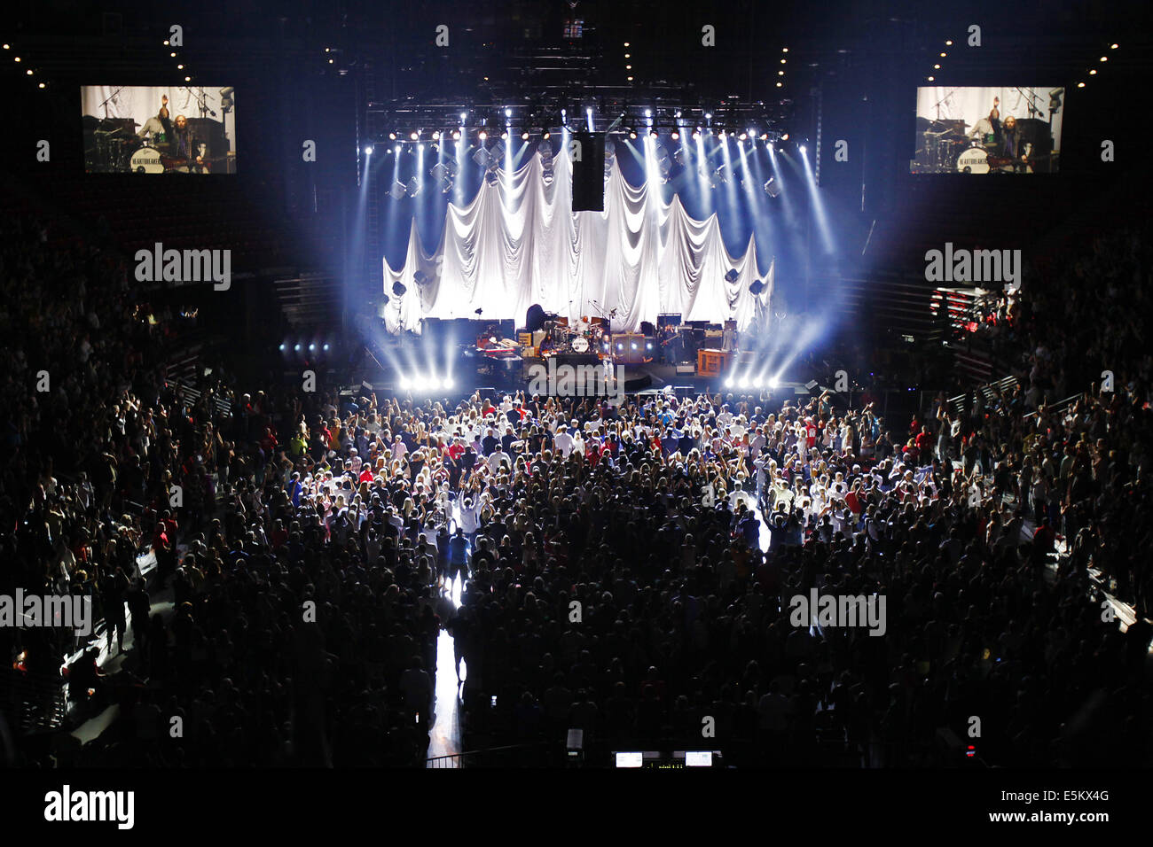 San Diego, CA, USA. 3rd Aug, 2014. August 3, 2014 - San Diego, California, USA - Tom Petty & The Heartbreakers perform on the opening night of their 2014 tour in support of their new album Hypnotic Eye in Viejas Arena at San Diego State University. Credit:  KC Alfred/ZUMA Wire/Alamy Live News Stock Photo