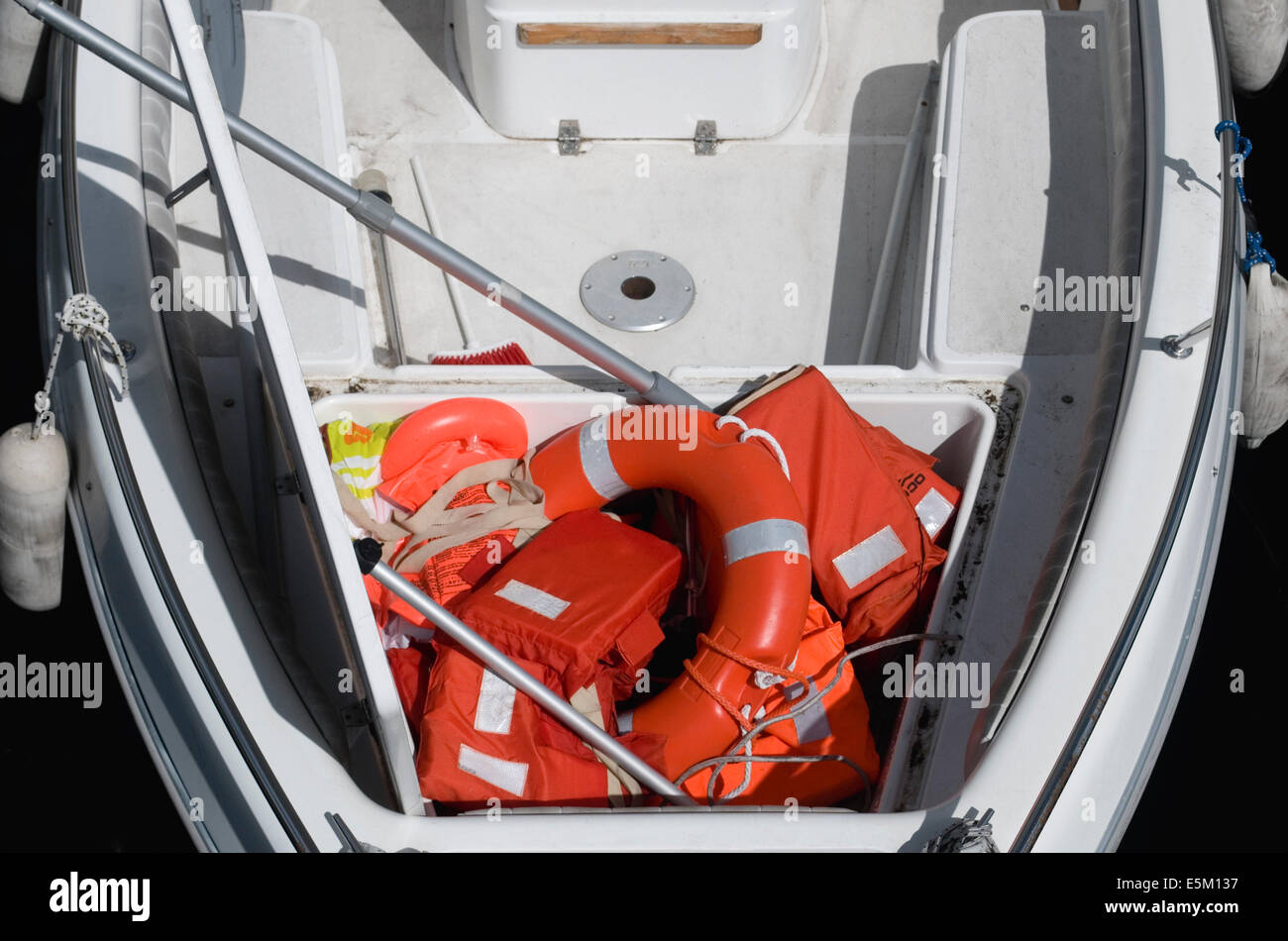 Lifejackets hires stock photography and images Alamy