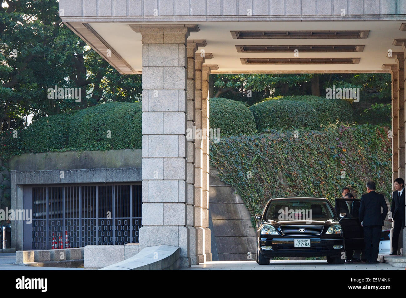 Imperial household agency imperial palace hires stock photography and images Alamy