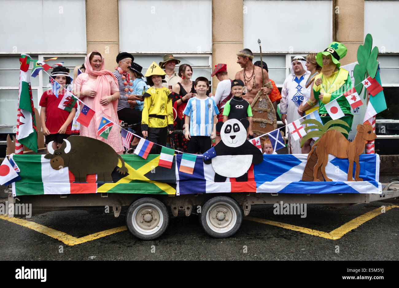 Carnival uk float hires stock photography and images Alamy