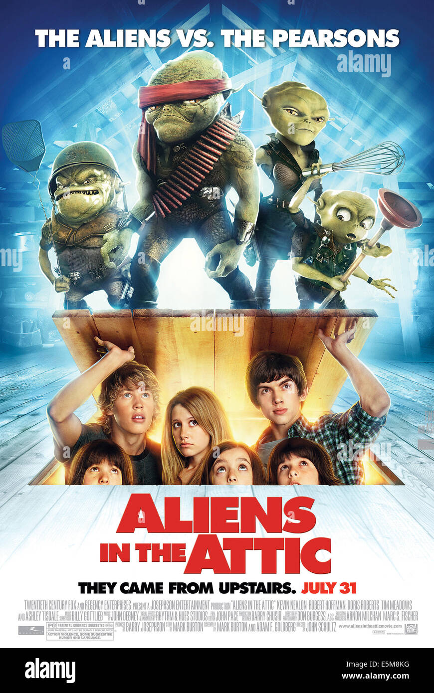 ALIENS IN THE ATTIC, from left: Henri Young, Austin Robert Butler, Ashley Tisdale, Regan Young, Carter Jenkins, Ashley Stock Photo