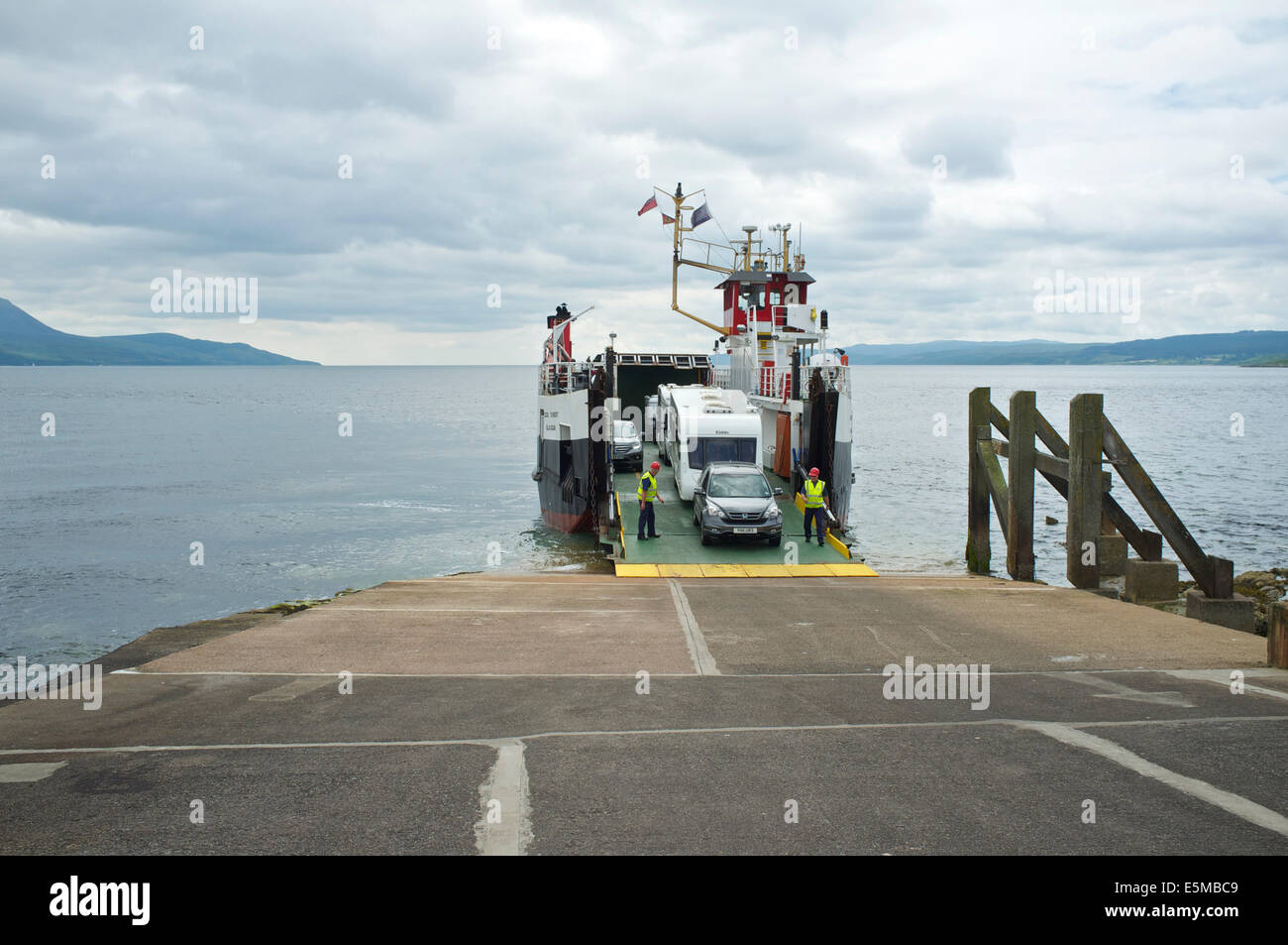 Claonaig lochranza ferry hi-res stock photography and images - Alamy