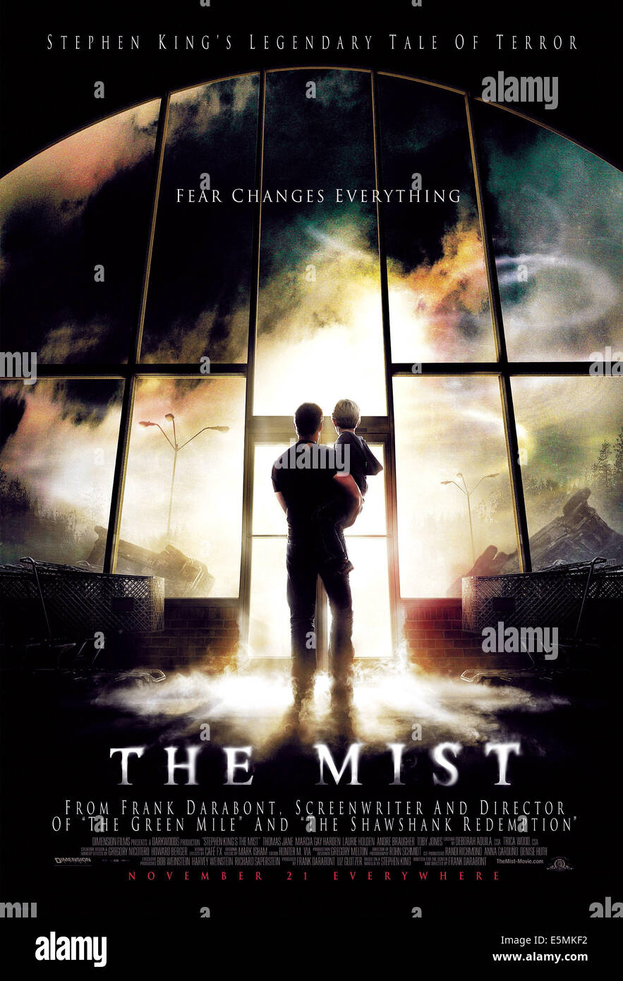 THE MIST, Thomas Jane, Nathan Gamble, 2007. ©Weinstein Company/courtesy  Everett Collection Stock Photo - Alamy