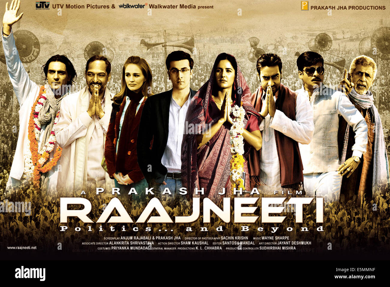 RAAJNEETI, l-r: Arjun Rampal, Ajay Devgan, Sarah Thompson, Ranbir Kapoor,  Katrina Kaif, Nana Patekar, Manoj Bajpai, Stock Photo